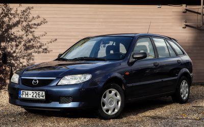 Mazda 323F 2001. gada