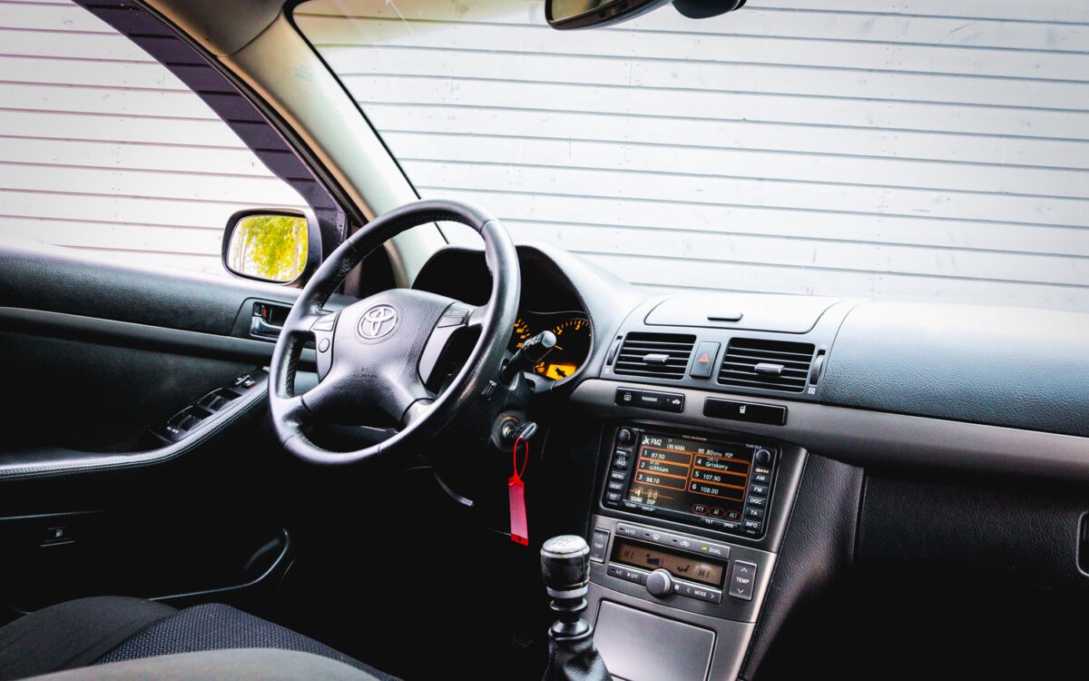 Toyota_Avensis _pirkt_leti_lietoti_auto-10