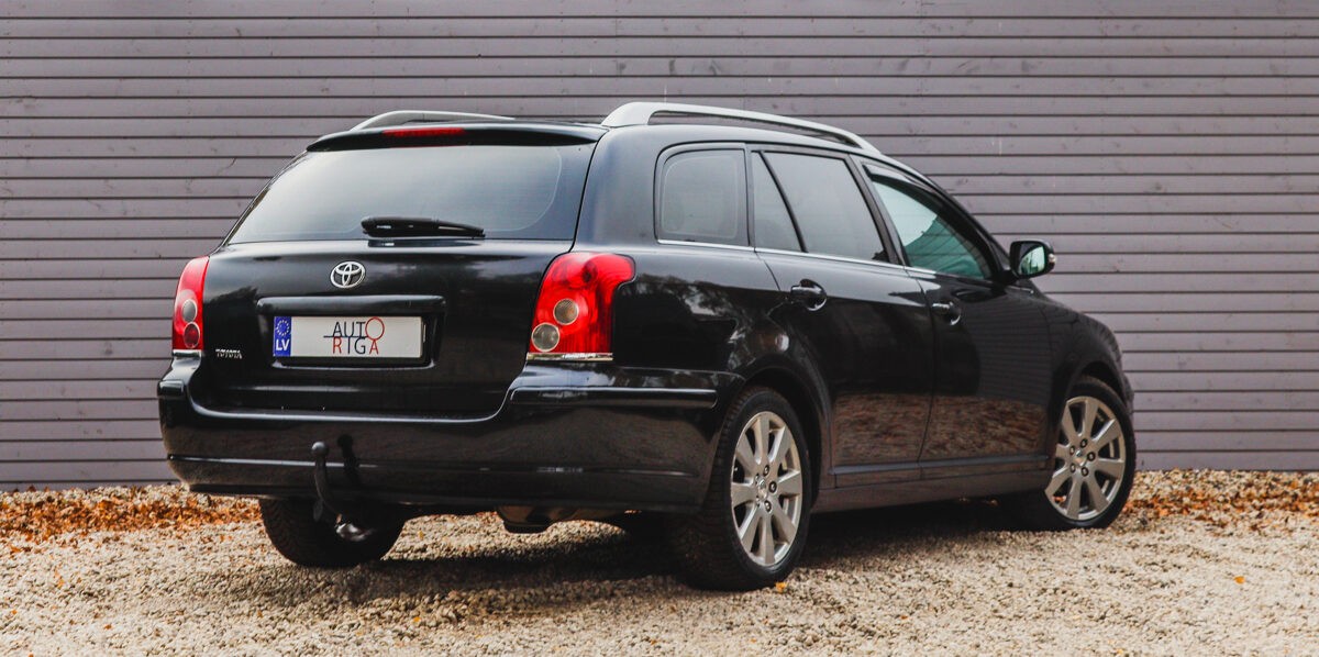 Toyota_Avensis _pirkt_leti_lietoti_auto-11
