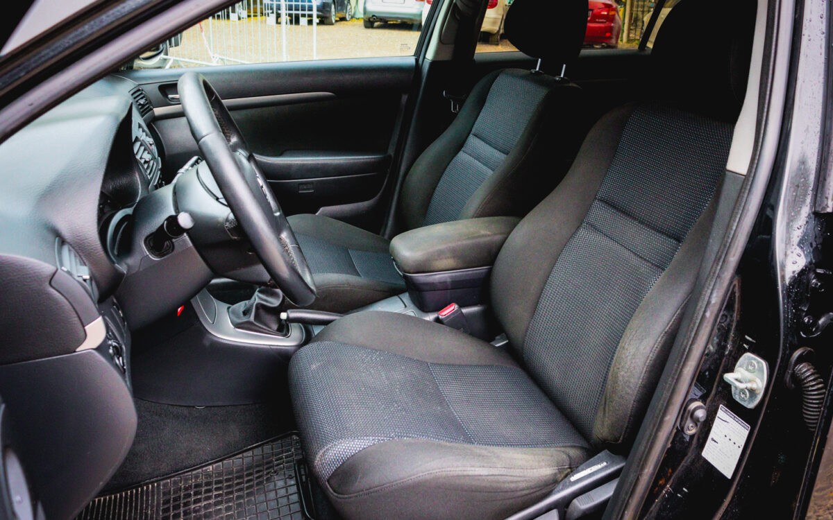 Toyota_Avensis _pirkt_leti_lietoti_auto