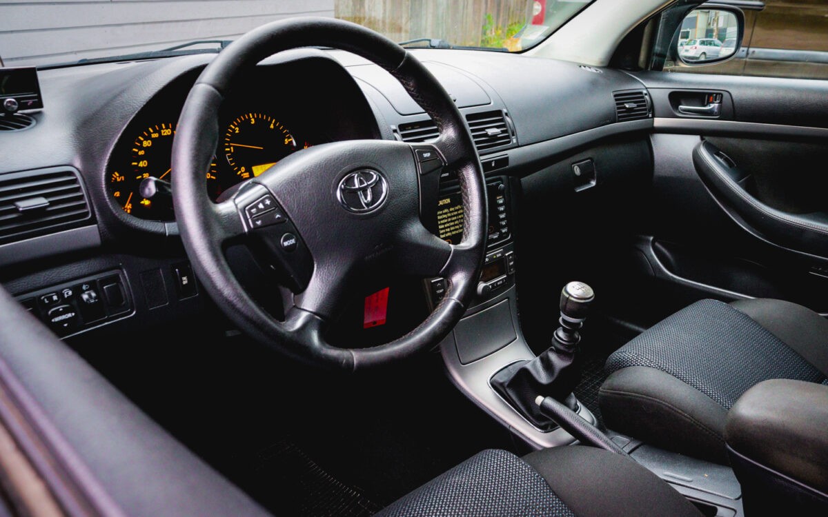 Toyota_Avensis _pirkt_leti_lietoti_auto-2