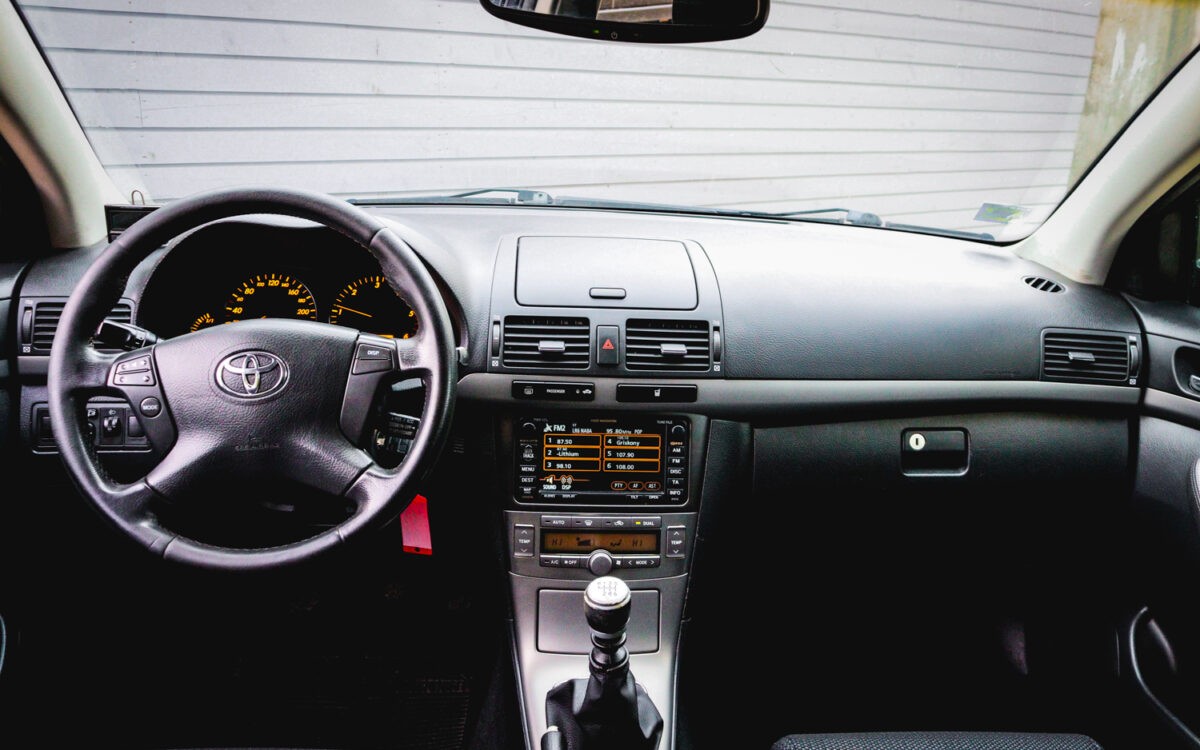 Toyota_Avensis _pirkt_leti_lietoti_auto-9