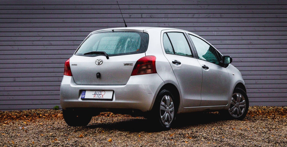 Toyota_Yaris_pirkt_leti_lietoti_auto-12