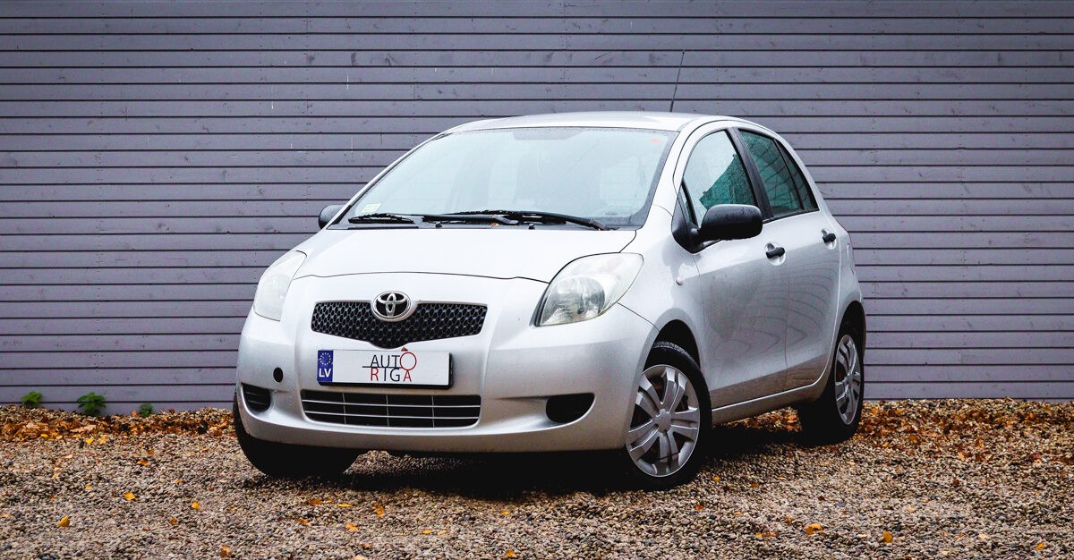 Toyota_Yaris_pirkt_leti_lietoti_auto-14