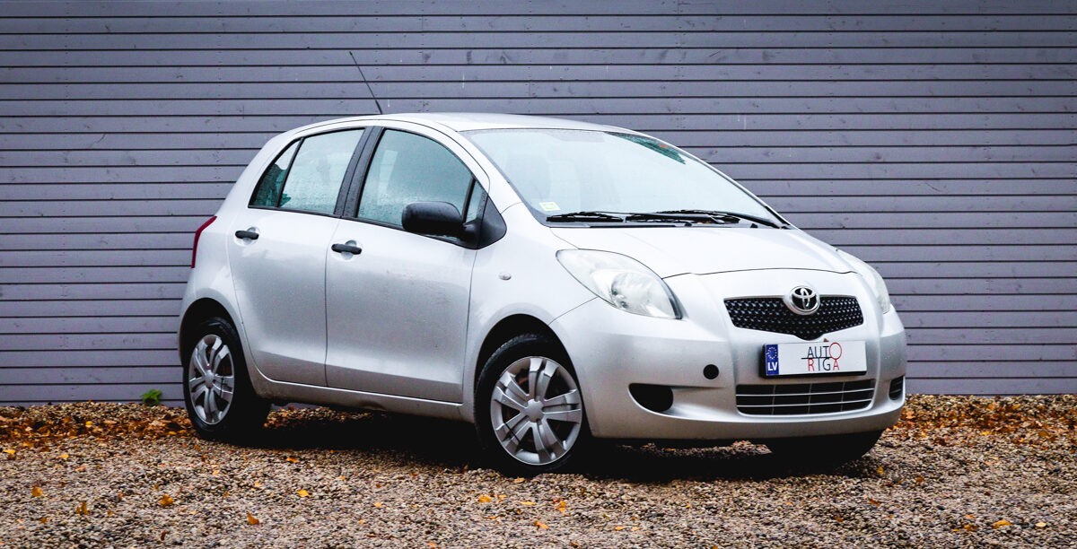 Toyota_Yaris_pirkt_leti_lietoti_auto-17