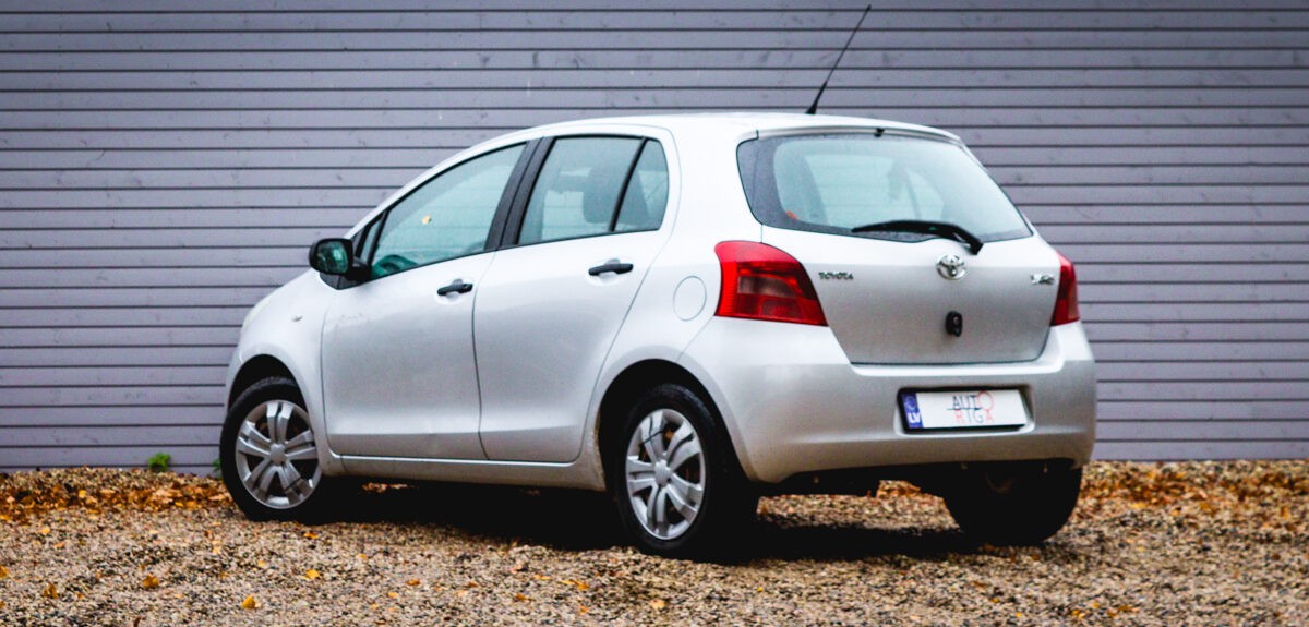 Toyota_Yaris_pirkt_leti_lietoti_auto-19