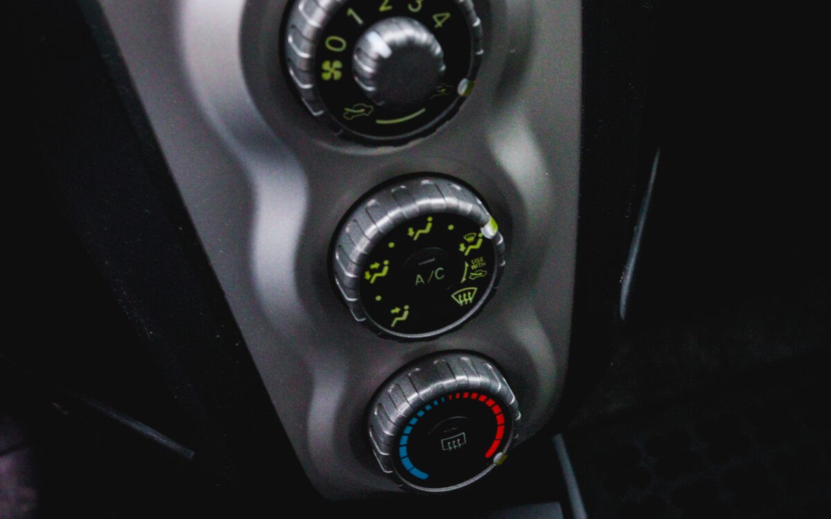 Toyota_Yaris_pirkt_leti_lietoti_auto-4