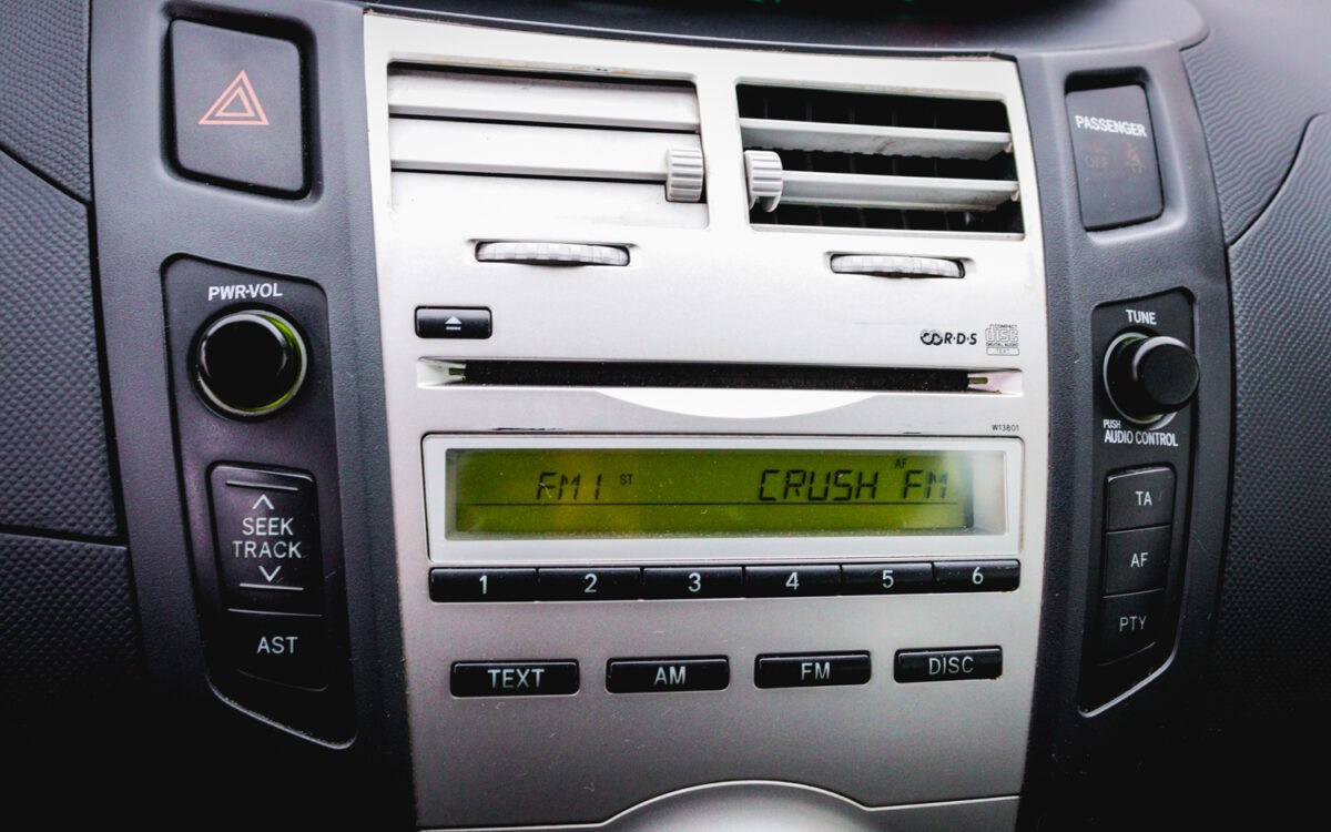 Toyota_Yaris_pirkt_leti_lietoti_auto-5