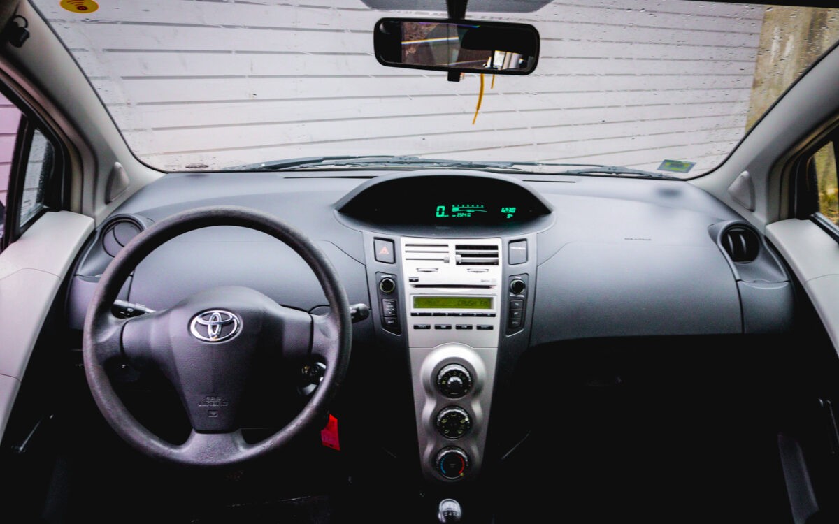 Toyota_Yaris_pirkt_leti_lietoti_auto-8