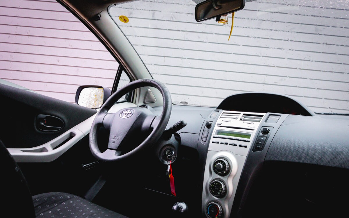 Toyota_Yaris_pirkt_leti_lietoti_auto-9