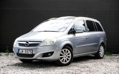 Opel Zafira 2009. gada