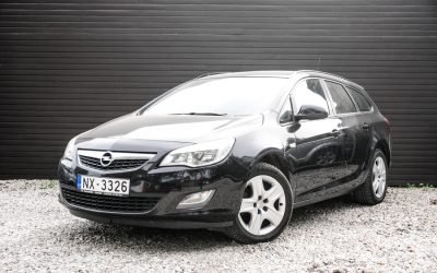 Opel Astra 2011. gada