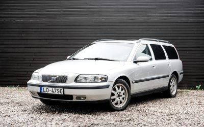 Volvo V70 2004. gada