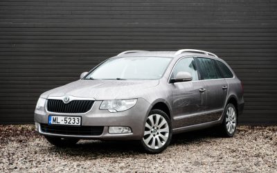 Skoda Superb 2011. gada