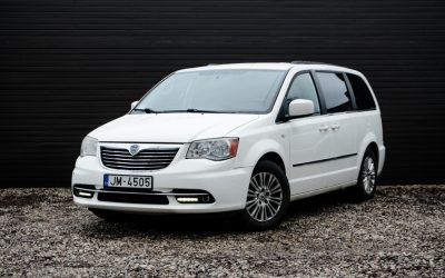 Lancia Voyager 2011. gada