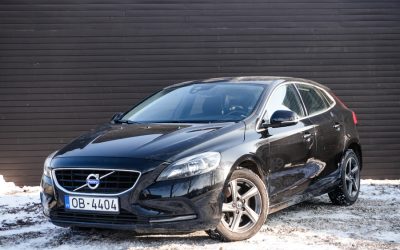 Volvo V40 2015.gada