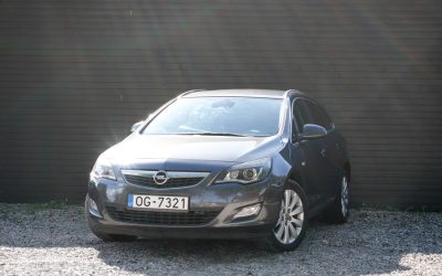 Opel Astra 2011. gada