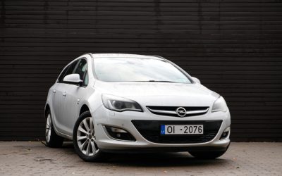 Opel Astra 2012.gada