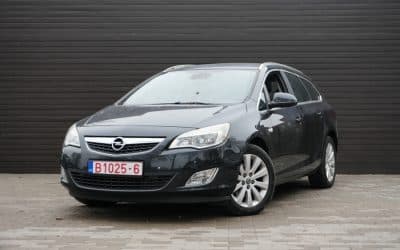 Opel Astra 2012.gada