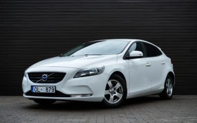Volvo V40 2015. gada