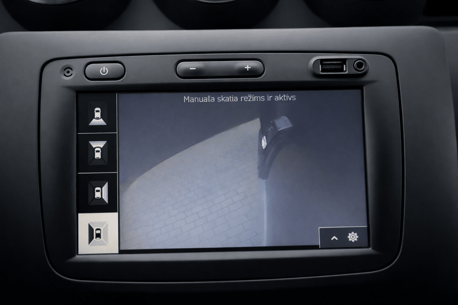 Car display with rearview camera feed (1)