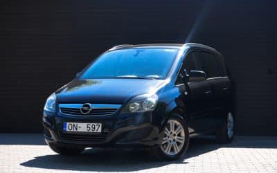 Opel Zafira 2012. gada