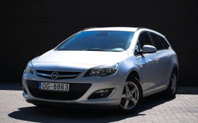 Opel Astra 2013. gada