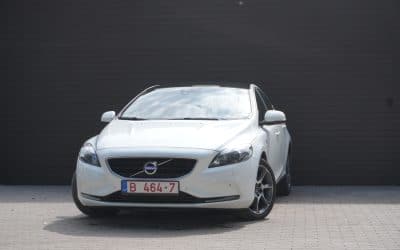 Volvo V40 2016. gada