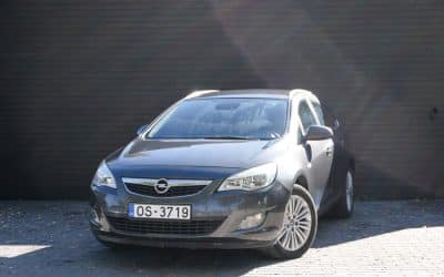 Opel Astra 2011. gada
