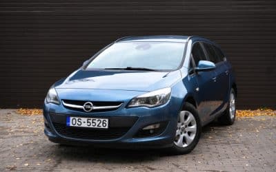 Opel Astra 2015. gada